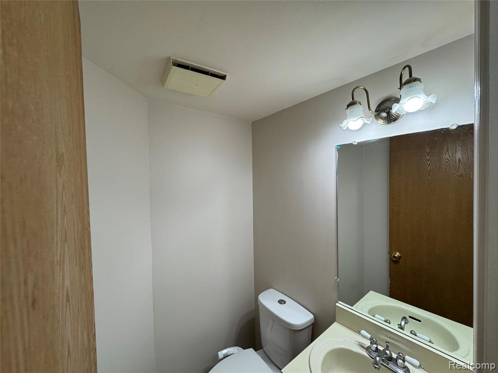 44613 Connecticut Court, Clinton Twp, MI 48038 — Photo 20