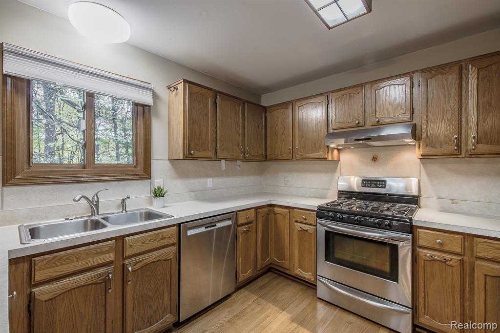 1969 Woodsman Drive, Ortonville, MI 48462 — Photo 14