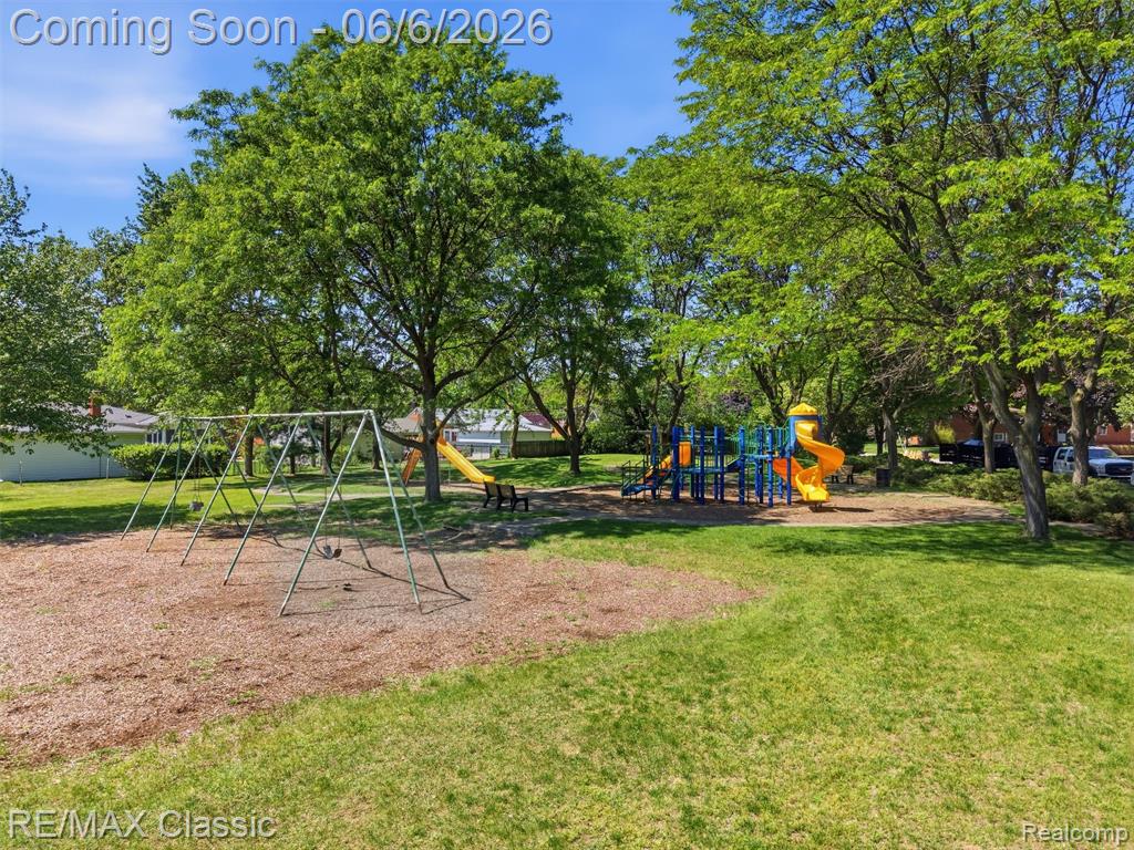 41020 Greenbriar Lane, Plymouth, MI 48170 — Photo 59