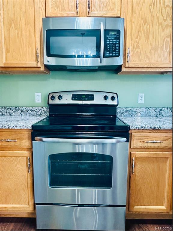 44701 Ellery Lane, Novi, MI 48377 — Photo 17