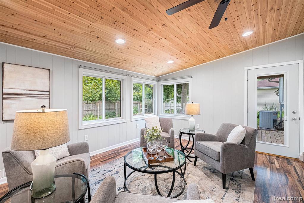 617 FOREST Drive, Fenton, MI 48430 — Photo 12