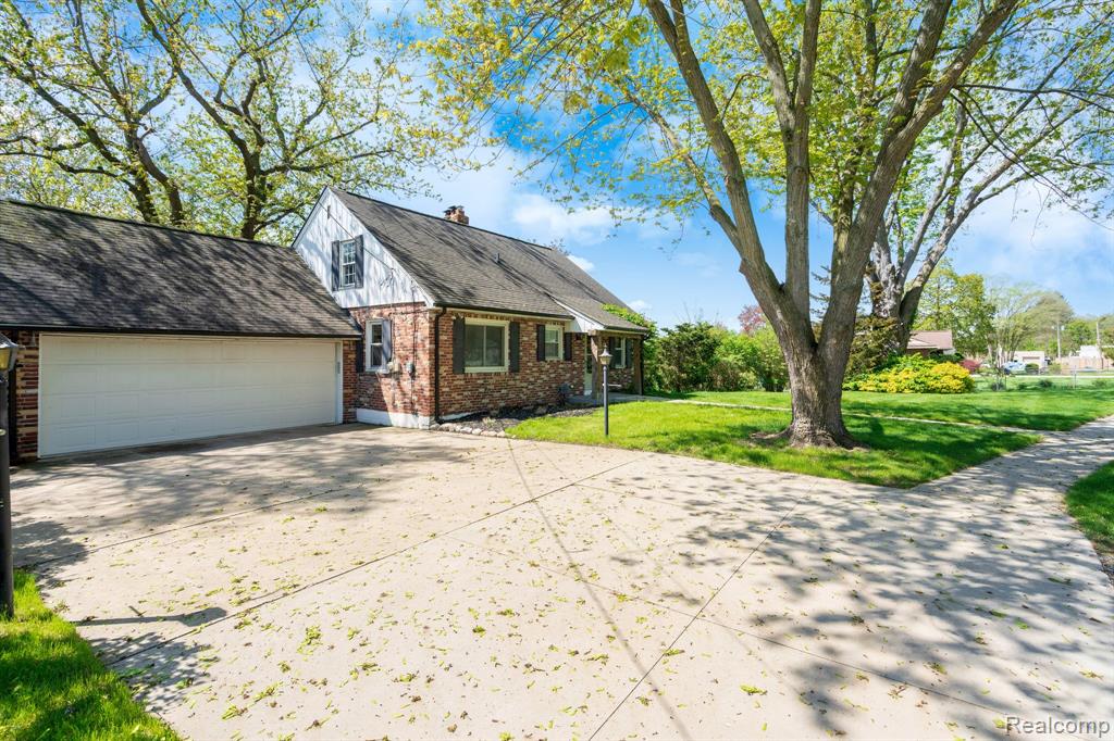 5721 Corunna Avenue, Clarkston, MI — Photo 32
