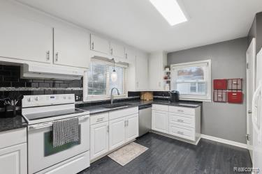 5108 McLain Street, Swartz Creek, MI 48473 — Photo 8