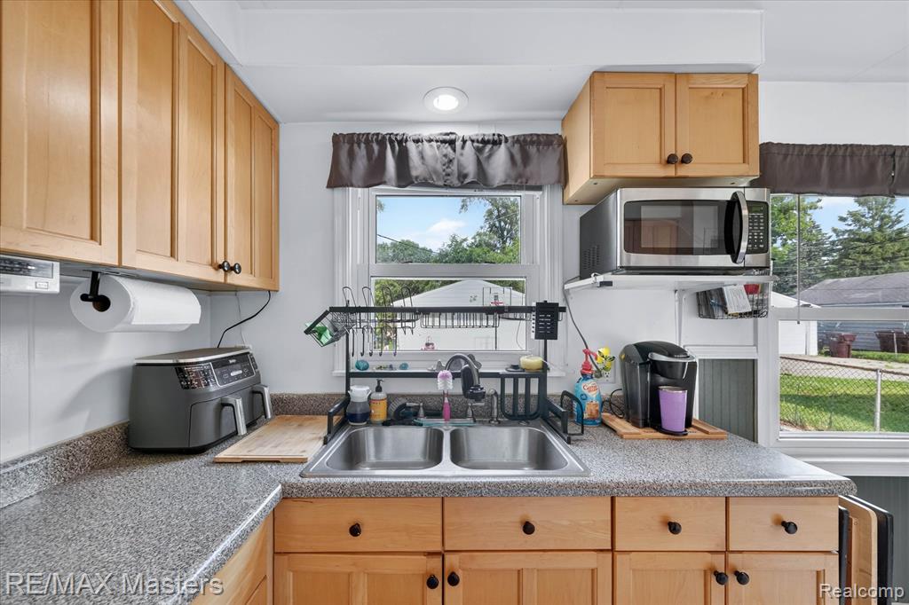 4643 Niagara Street, Wayne, MI 48184 — Photo 11