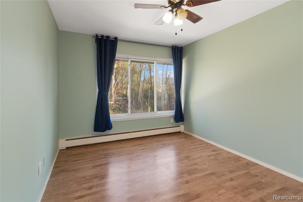 32010 Grand River Avenue, 18, Farmington, MI 48336 — Photo 13