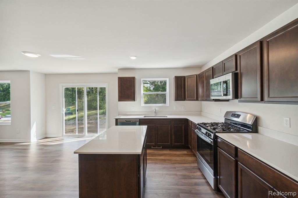 4294 Oak Street, Grand Blanc, MI 48439 — Photo 4