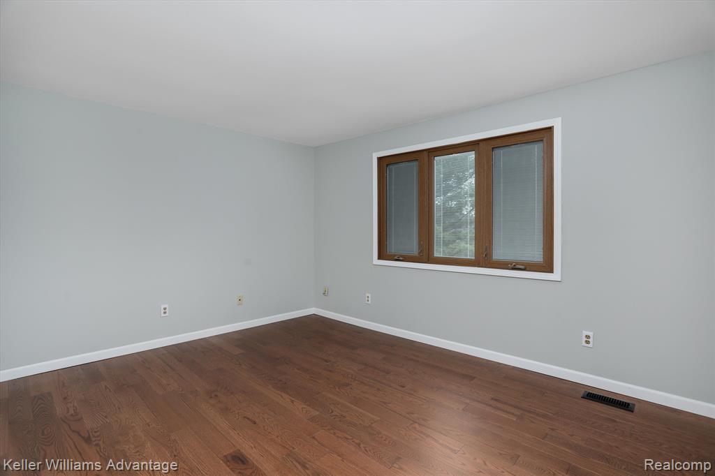 46671 BARRINGTON, Plymouth, MI 48170 — Photo 26