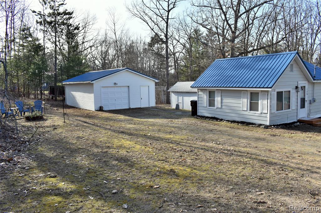 126 Lasalle Avenue, Houghton Lake, MI 48629 — Photo 3