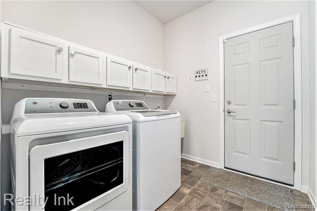 47653 FOWLER CREEK Drive, Canton, MI 48188 — Photo 11
