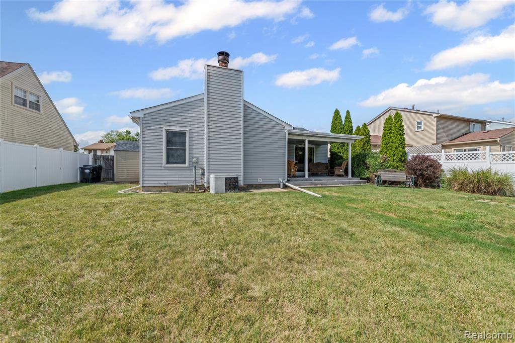 25419 Montebello Drive, Woodhaven, MI 48183 — Photo 22