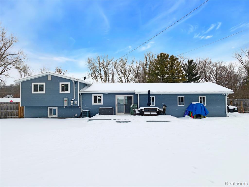 9488 Brookway Court, Goodrich Vlg, MI — Photo 6