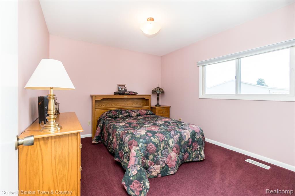 11702 TODDS Lane, Whitmore Lake, MI 48189 — Photo 19