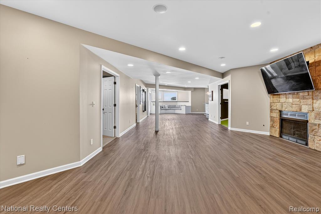 1280 Glen Court, Highland, MI — Photo 27