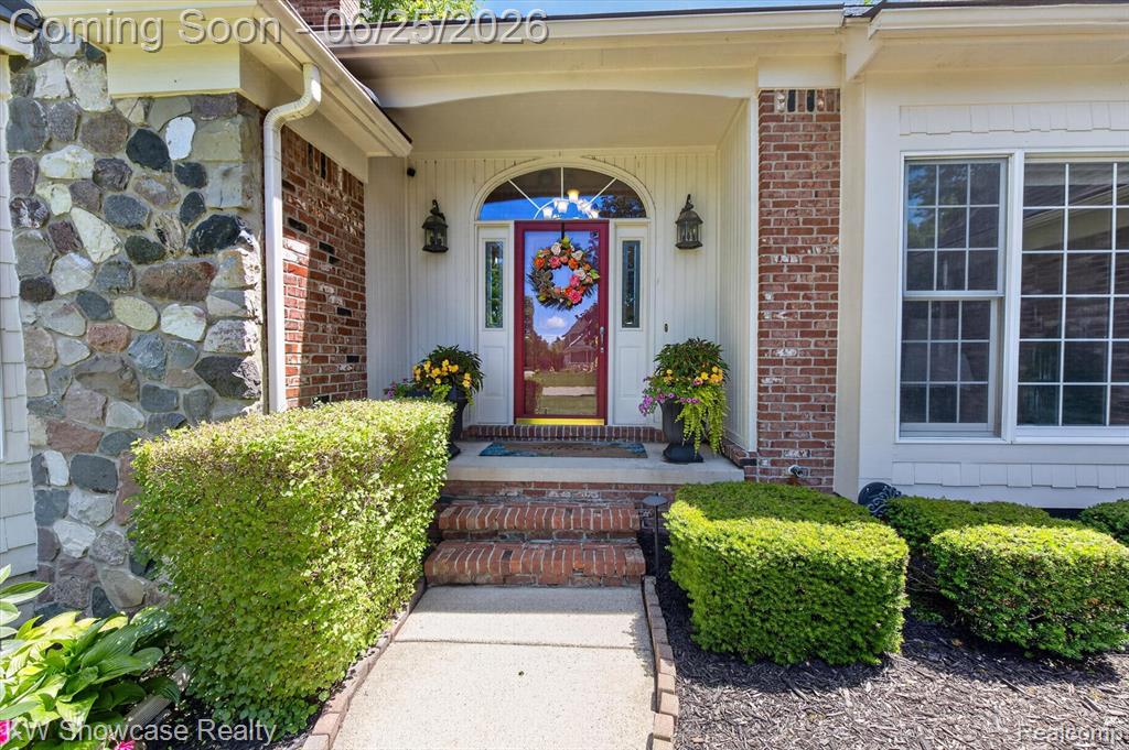 11073 Sandy Creek Drive, South Lyon, MI 48178 — Photo 6