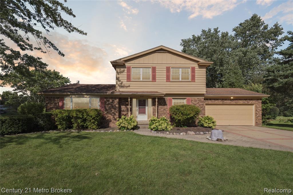 8505 Old Plank Road, Grand Blanc, MI 48439 — Photo 2