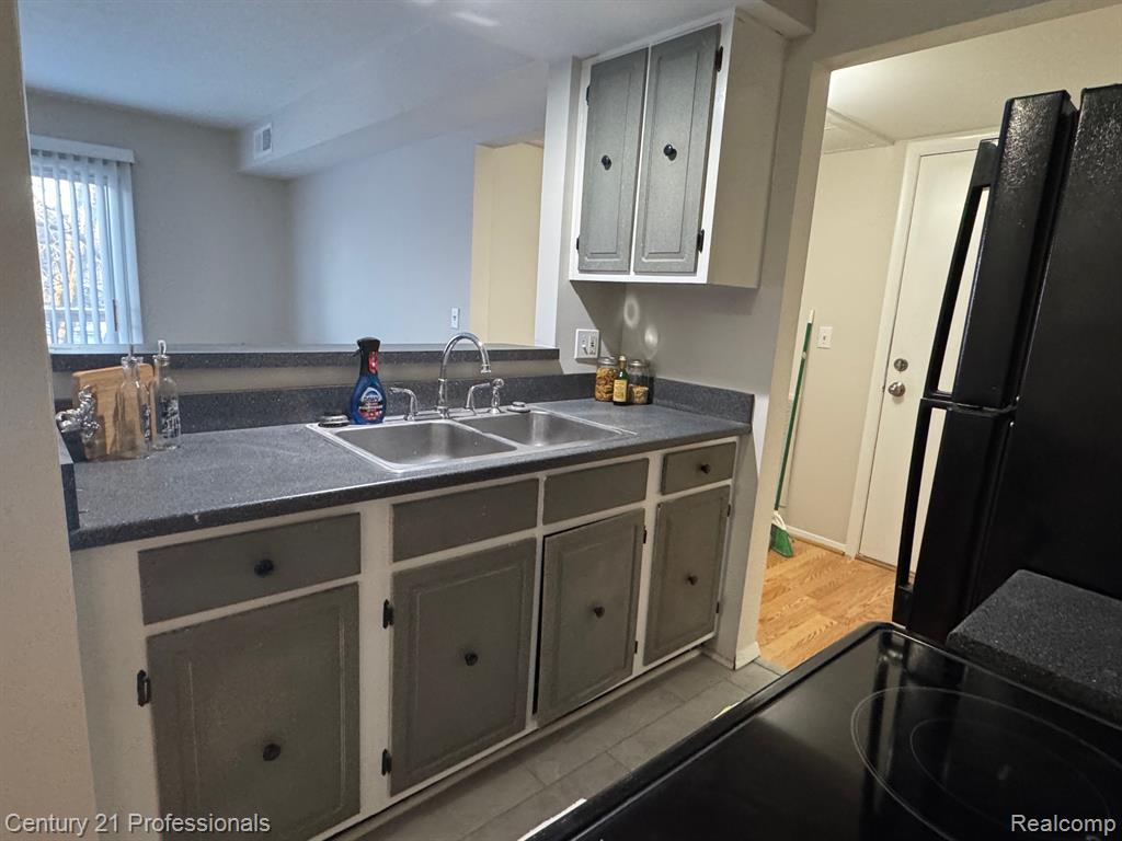 966 Bloomfield Village Boulevard, G, Auburn Hills, MI 48326 — Photo 5