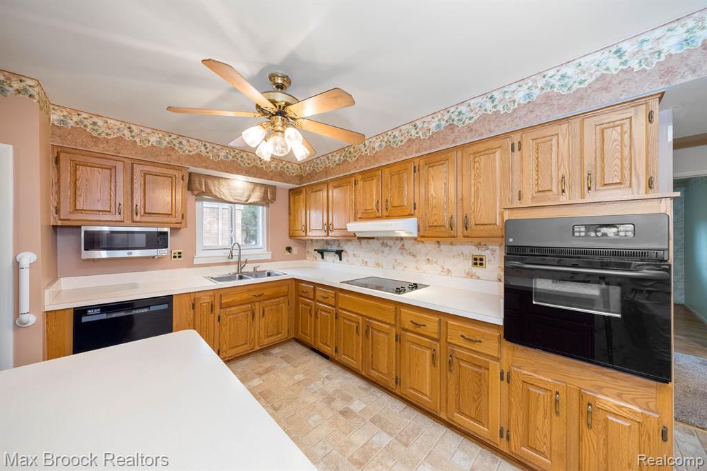 4025 Auburn Drive, Royal Oak, MI 48073 — Photo 10