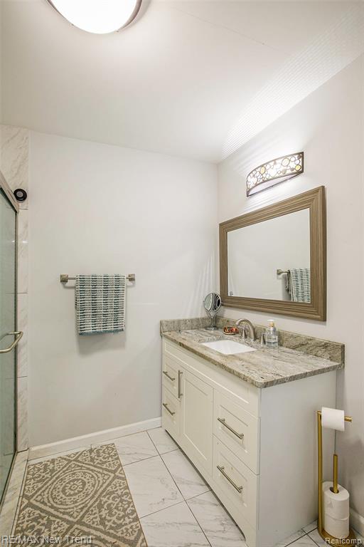 5748 Kingsfield Drive, West Bloomfield, MI — Photo 24