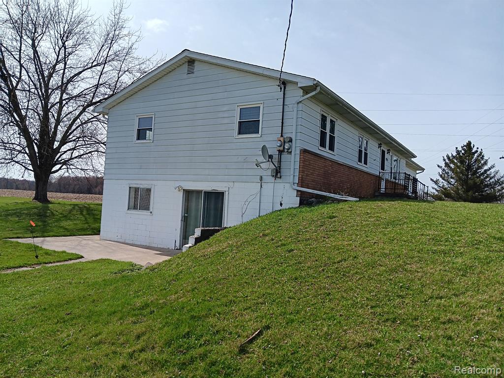 8233 IOSCO Road, Fowlerville, MI 48836 — Photo 17