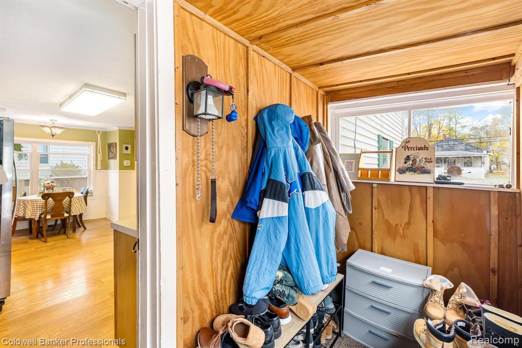 407 OAKLAND Street, Holly, MI 48442 — Photo 18