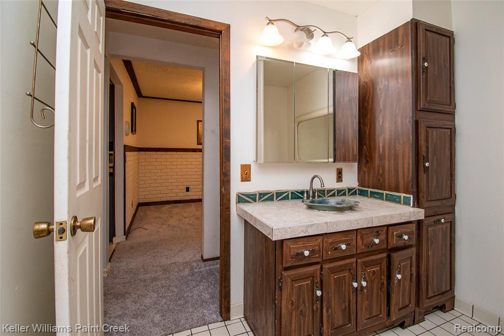 6903 Dandison Boulevard, West Bloomfield, MI 48324 — Photo 15