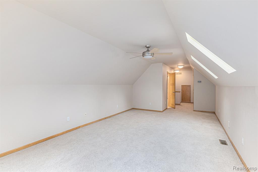 4301 Rolling Acres Drive, Hartland, MI 48353 — Photo 34