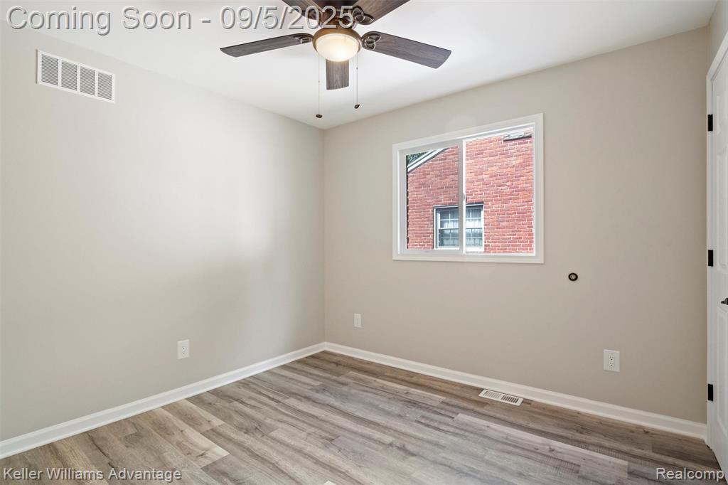 9844 E Clements Circle, Livonia, MI 48150 — Photo 13