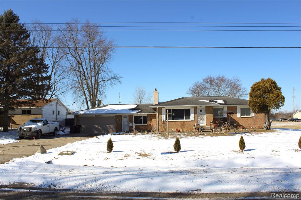 1627 McAlpine Drive, Mount Morris, MI 48458 — Photo 2