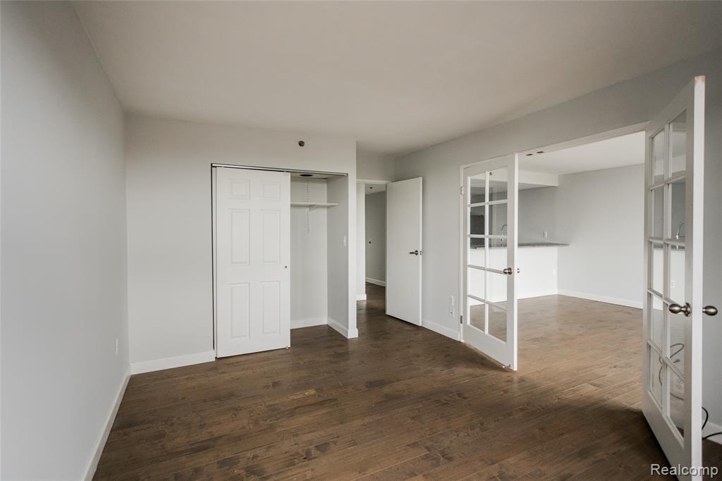 250 E Harbortown Drive, 508, Detroit, MI 48207 — Photo 15