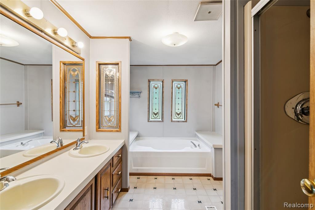 16424 N Rollin Highway, Addison, MI 49220 — Photo 8