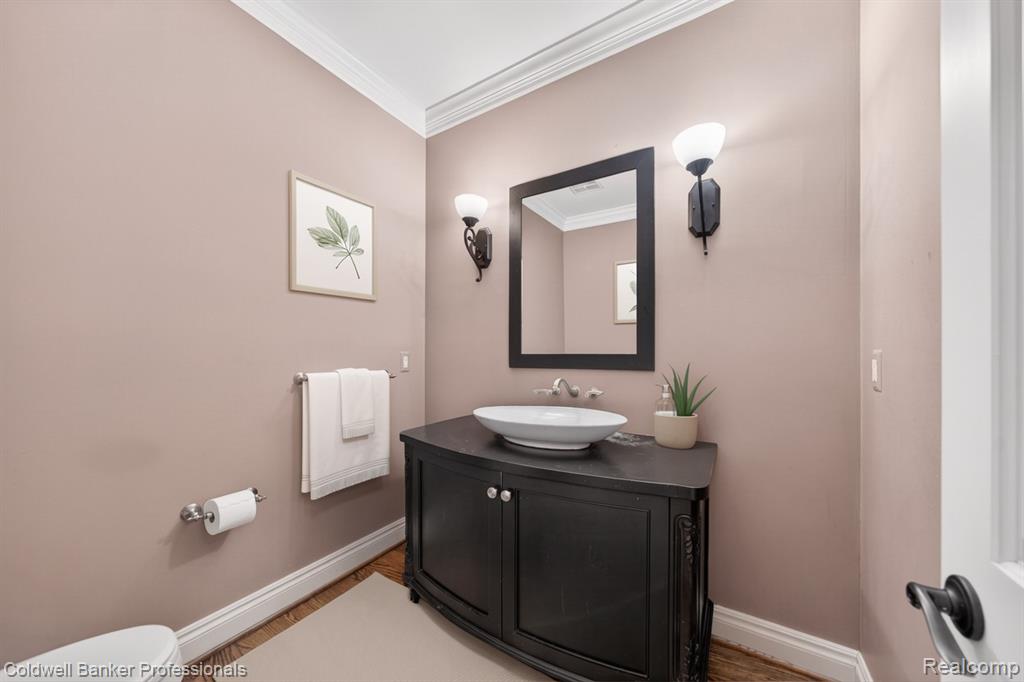 2076 Shore Hill Court, West Bloomfield, MI 48323 — Photo 15
