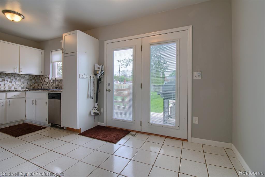 30081 Balmoral Street, Garden City, MI — Photo 12