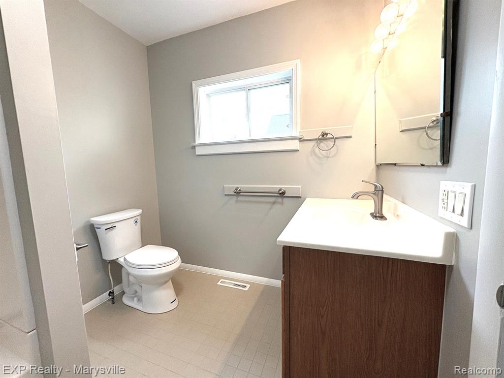 8897 Avoca Road, Avoca, MI 48006 — Photo 18
