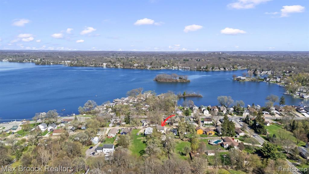 2375 Lakeside Drive, Highland, MI 48356 — Photo 48