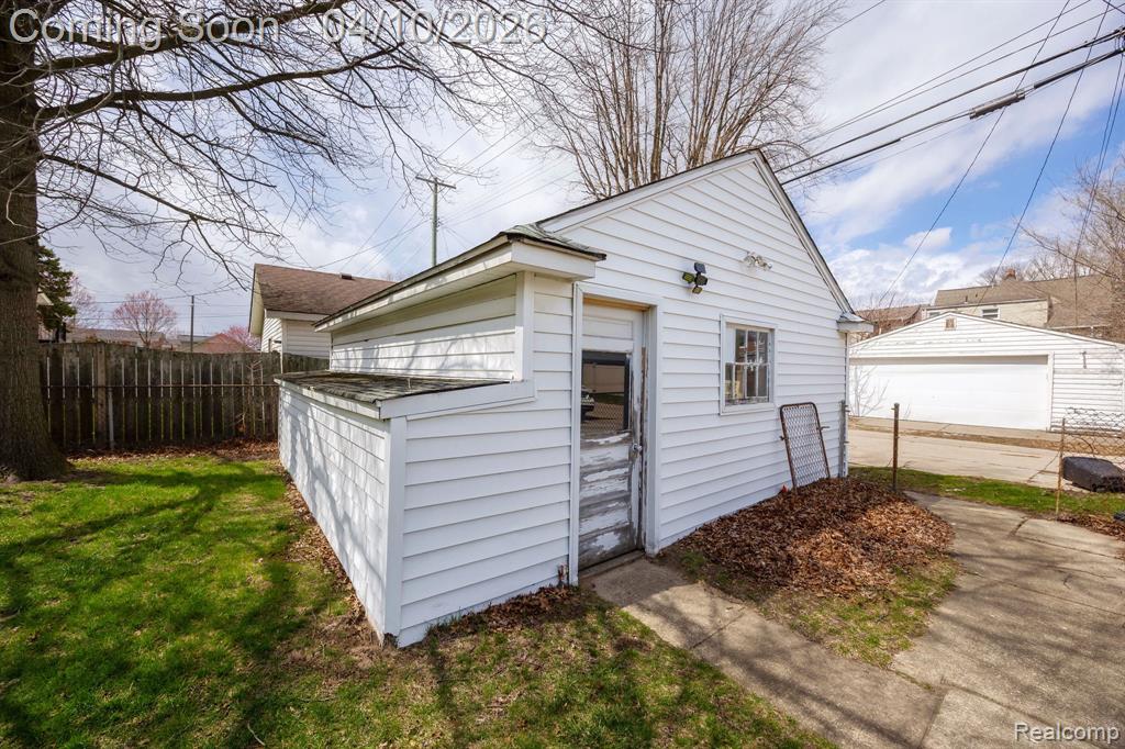344 Oak Street, Wyandotte, MI 48192 — Photo 10