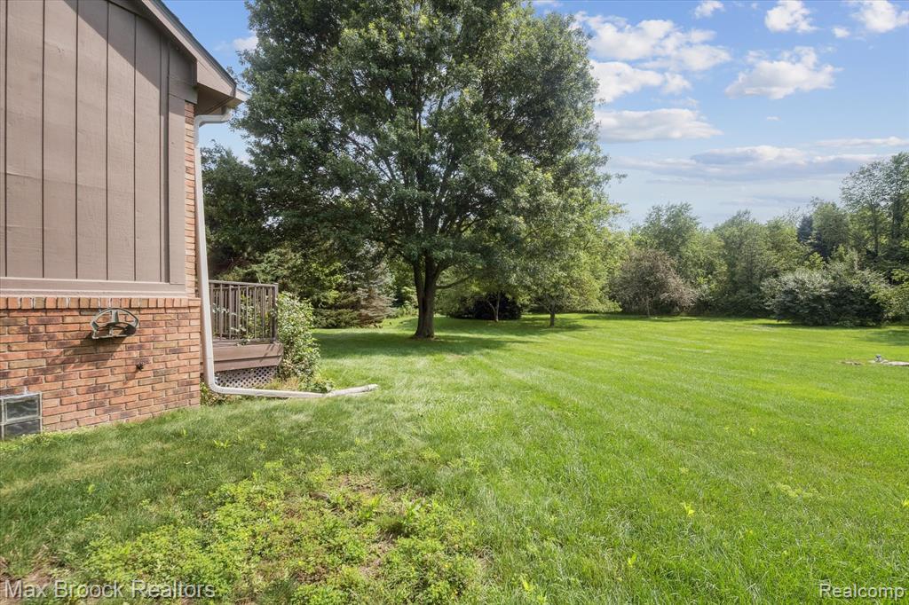 8936 Salem Farms Drive, South Lyon, MI 48178 — Photo 6