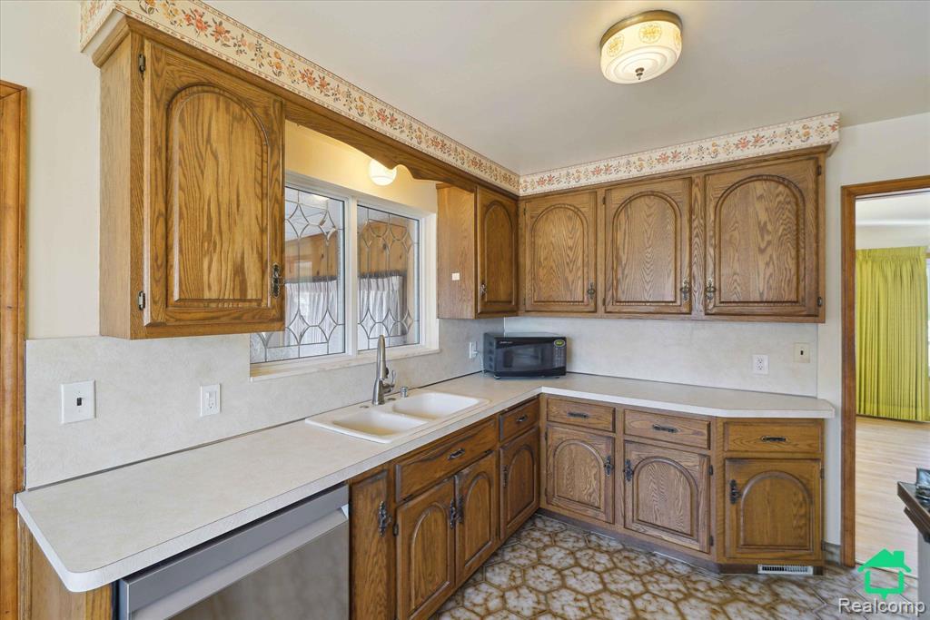 7229 Rosedale Boulevard, Allen Park, MI 48101 — Photo 14