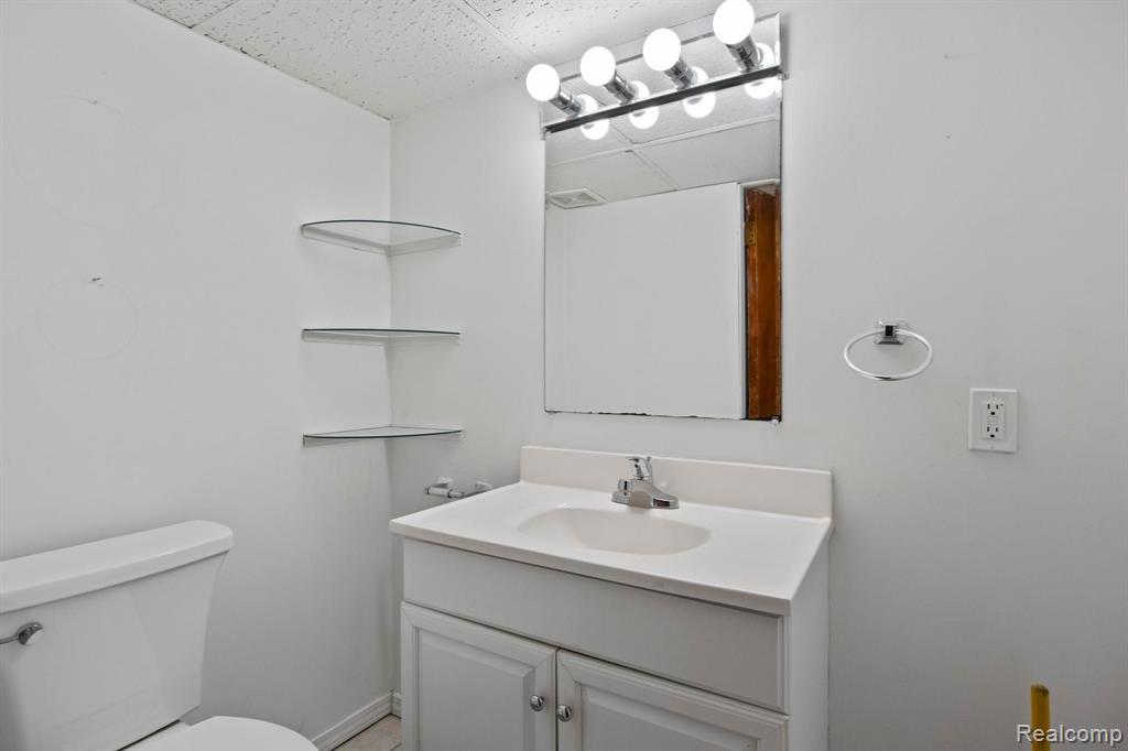 9911 OPORTO Street, Livonia, MI 48150 — Photo 30