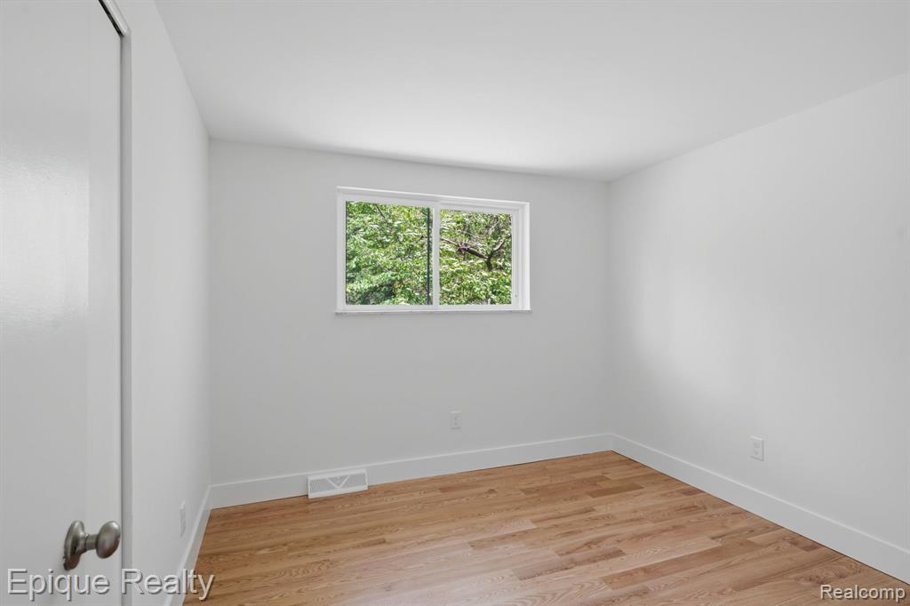 8315 Reese Road, Clarkston, MI 48348 — Photo 15