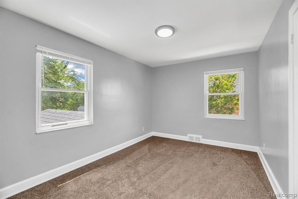 8262 E Outer Drive, Detroit, MI 48213 — Photo 22