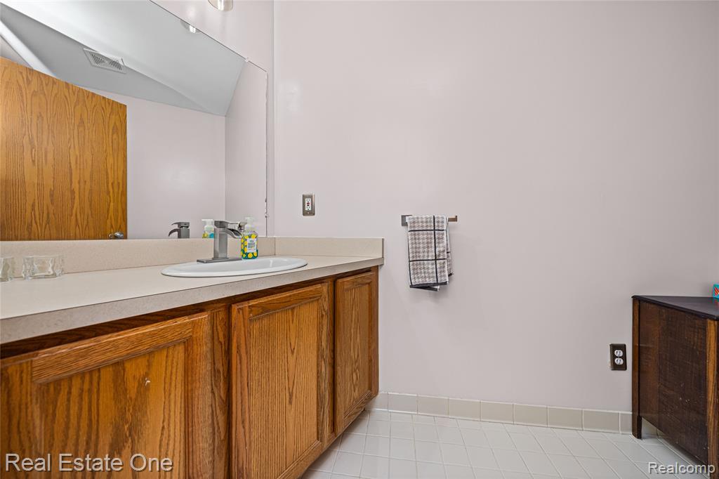 14817 Sparrow Drive, Shelby Twp, MI 48315 — Photo 30