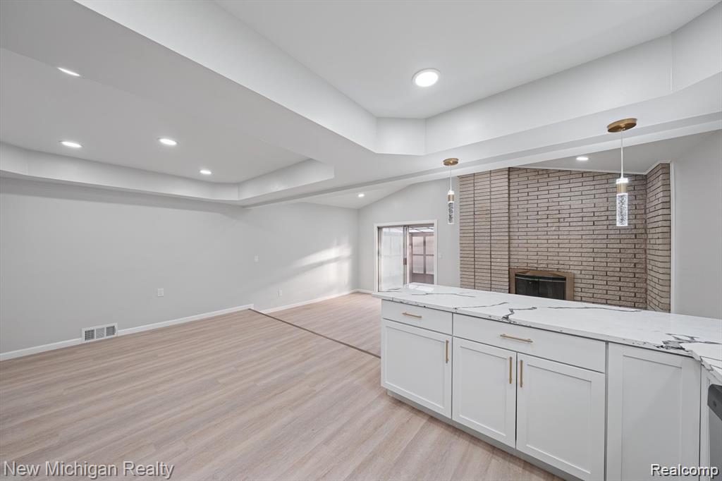 5232 Dickson Drive, Sterling Heights, MI 48310 — Photo 17