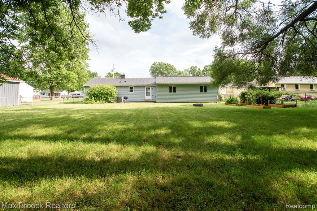 6479 Webb Drive, Flint, MI 48506 — Photo 33