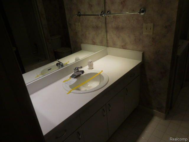 15801 PROVIDENCE Drive, 9F, Southfield, MI 48075 — Photo 9