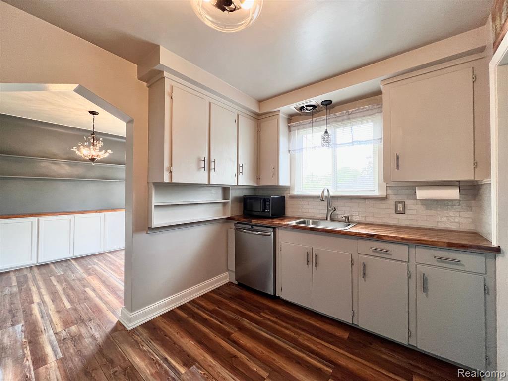 8488 HARDING, Center Line, MI 48015 — Photo 20