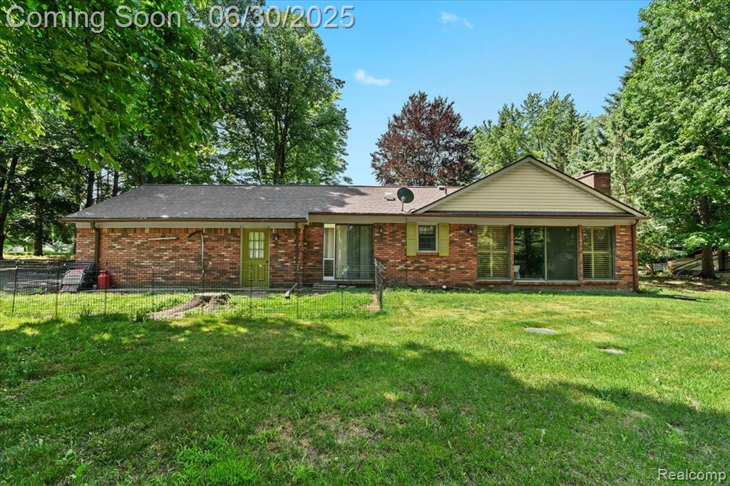 7248 Parkwood Drive, Fenton, MI 48430 — Photo 25
