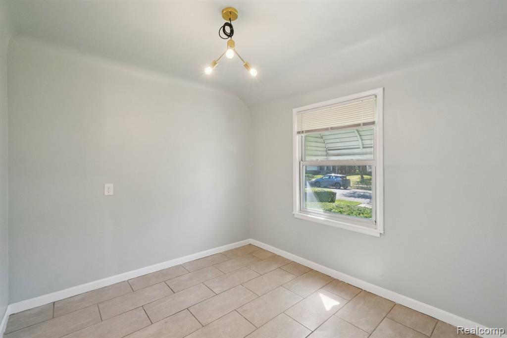 9976 Warwick Street, Detroit, MI 48228 — Photo 13
