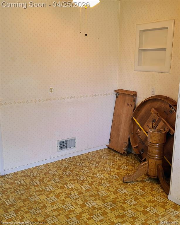9119 Montana Court, Livonia, MI 48150 — Photo 13