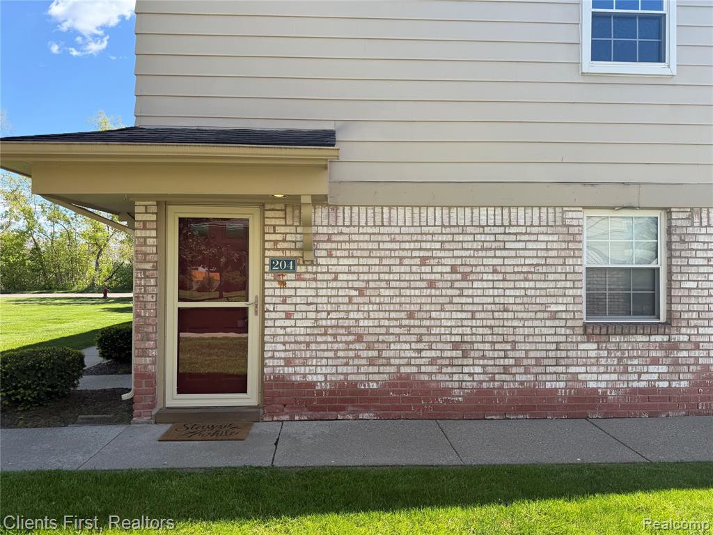 204 Princeton Drive, South Lyon, MI 48178 — Photo 3