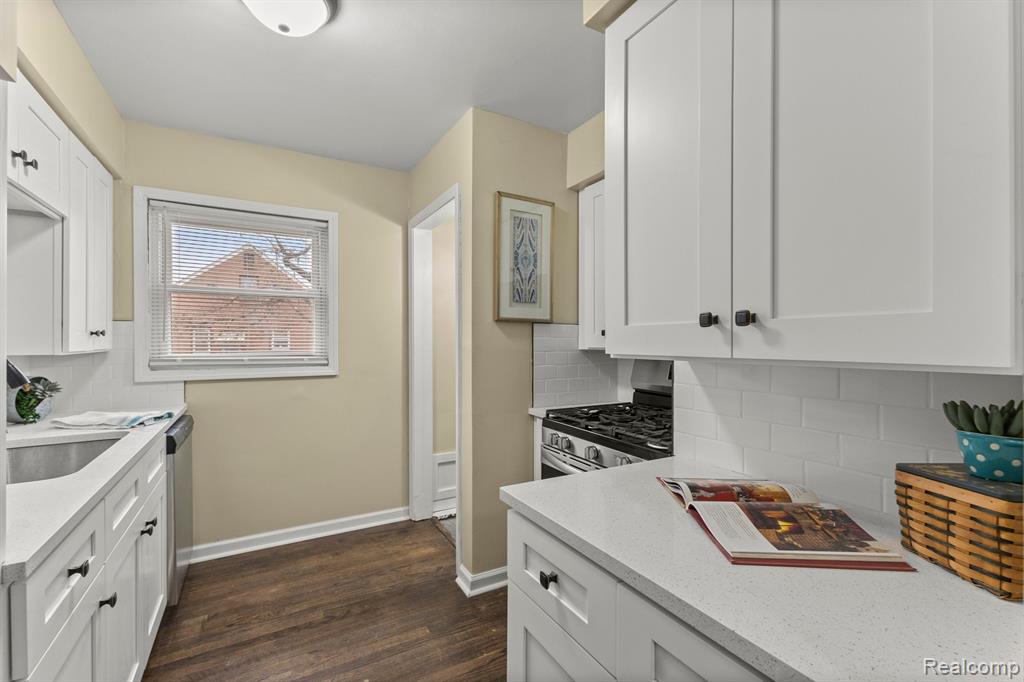 908 STEWART Avenue, Lincoln Park, MI 48146 — Photo 10
